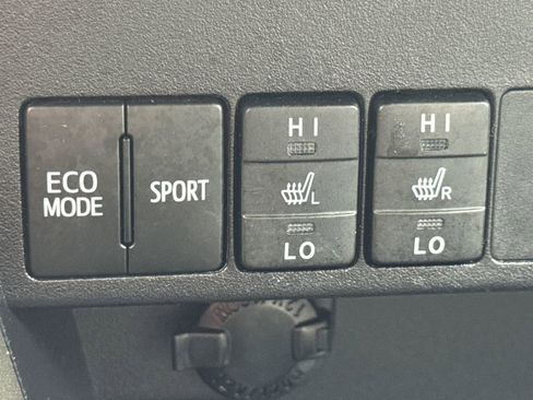 Used 2015 Toyota RAV4 Limited w/ Technology Package AWD/4WD image 45