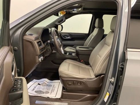 Used 2021 GMC Yukon SLT w/ SLT Premium Package AWD/4WD image 8