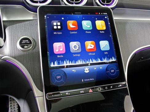 Certified 2025 Mercedes-Benz GLC 300 4MATIC image 22