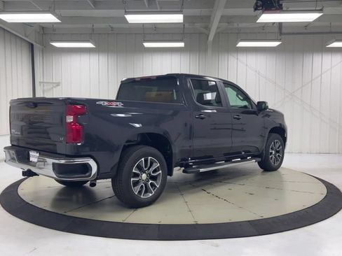 Used 2022 Chevrolet Silverado 1500 LT AWD/4WD image 8