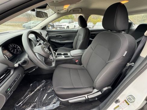 Used 2025 Nissan Sentra S image 32