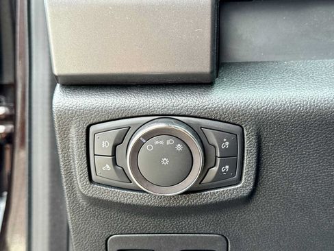 Used 2019 Ford F150 XLT w/ Equipment Group 302A Luxury AWD/4WD image 26