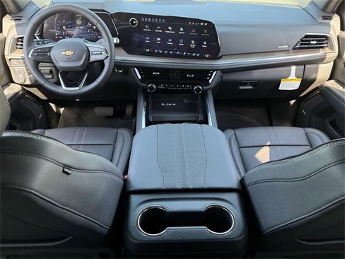 New 2025 Chevrolet Suburban High Country image 11