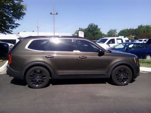 Used 2022 Kia Telluride SX w/ SX Prestige Package AWD/4WD image 2