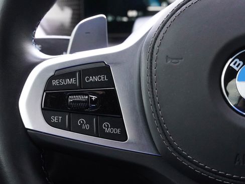 Used 2025 BMW X7 M60i image 22