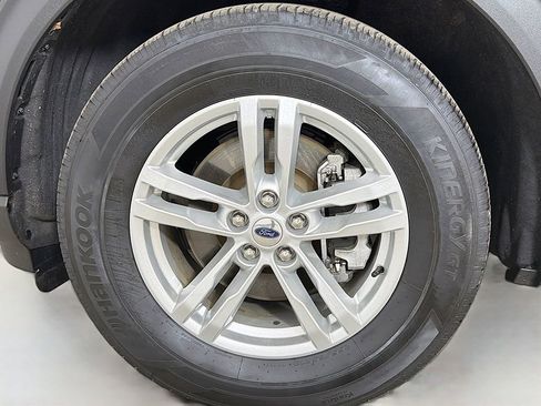 Used 2022 Ford Explorer XLT w/ Class IV Trailer Tow Package image 15