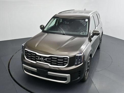 Used 2023 Kia Telluride S AWD/4WD image 11