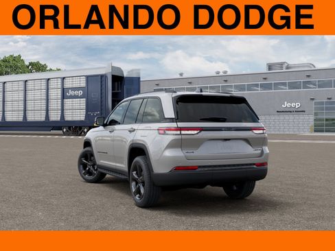 New 2025 Jeep Grand Cherokee Limited w/ Luxury Tech Group II AWD/4WD image 3