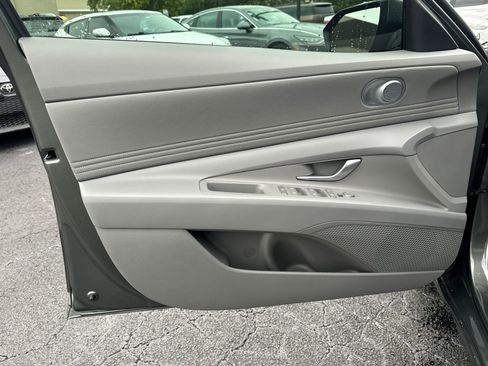 Certified 2025 Hyundai Elantra SEL w/ Cargo Package image 10