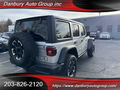 Used 2024 Jeep Wrangler Unlimited Rubicon 4xe w/ Convenience Group AWD/4WD image 6
