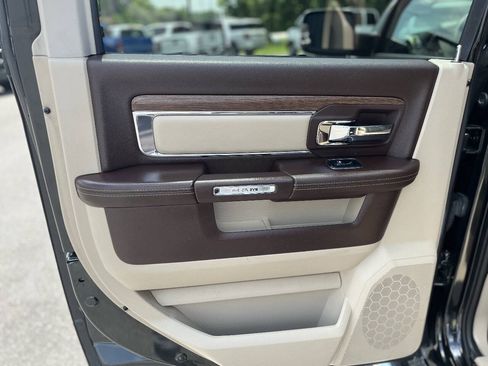 Used 2016 RAM 1500 Laramie w/ Convenience Group AWD/4WD image 12