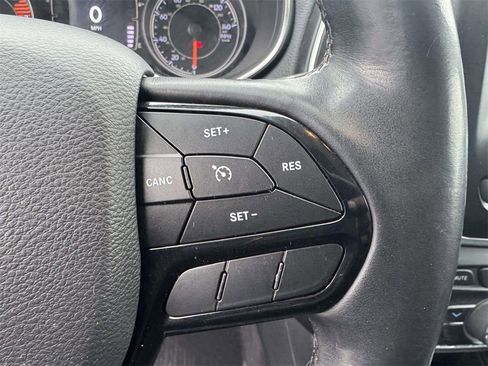 Used 2019 Jeep Cherokee Latitude Plus image 19