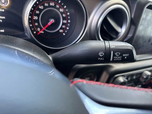 Used 2020 Jeep Gladiator Rubicon AWD/4WD image 25