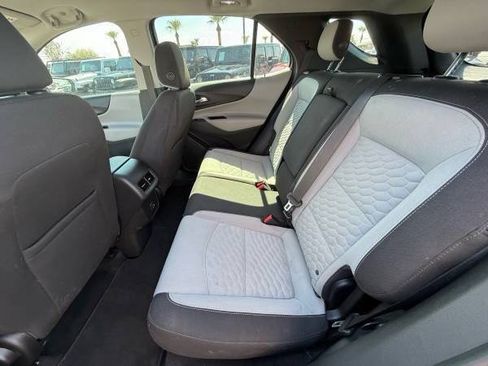 Used 2019 Chevrolet Equinox LS FWD image 14