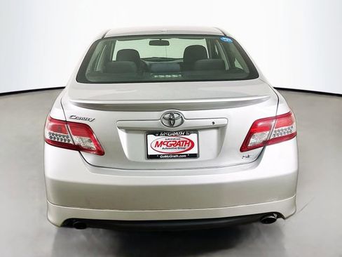 Used 2010 Toyota Camry SE FWD image 16