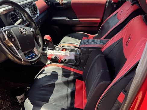 Used 2017 Toyota Tacoma SR5 w/ Tow Package image 7