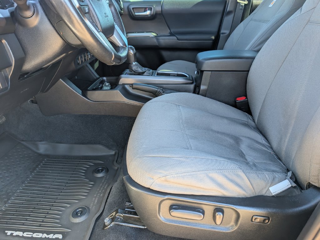 Used 2021 Toyota Tacoma TRD Sport w/ Technology Package AWD/4WD image 12