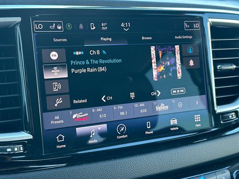 Used 2024 Chrysler Pacifica Touring-L FWD image 20