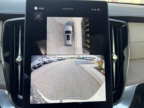 Used 2025 Volvo XC90 B6 Plus image 29