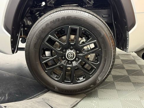 Used 2024 Toyota Tundra Limited image 12