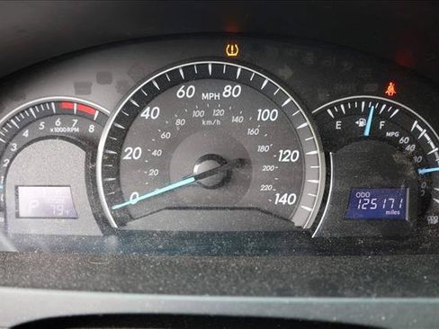 Used 2012 Toyota Camry LE FWD image 13