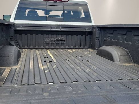 Used 2024 Chevrolet Silverado 2500 High Country w/ High Country Premium Package AWD/4WD image 8