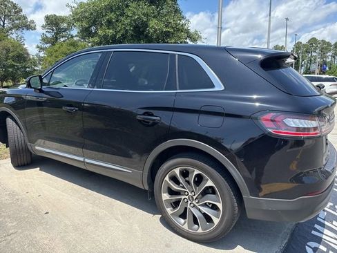 Used 2023 Lincoln Nautilus Reserve FWD image 3