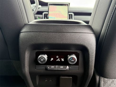 Used 2025 GMC Acadia Elevation image 40