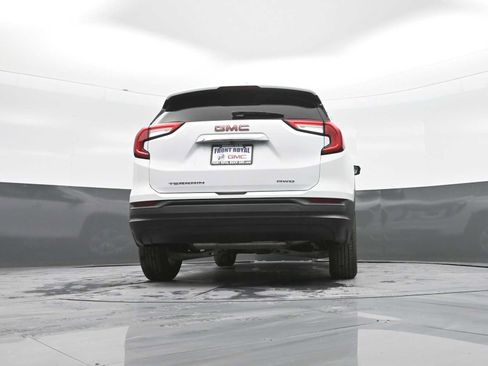 Used 2024 GMC Terrain SLE image 37