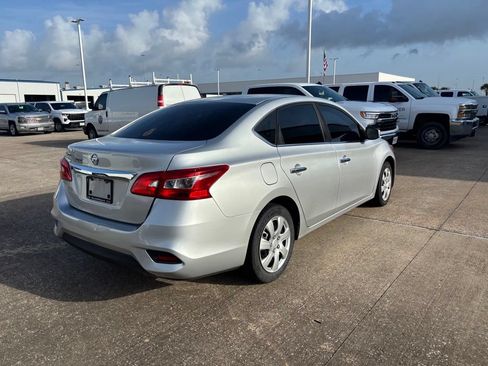 Used 2018 Nissan Sentra S FWD image 5