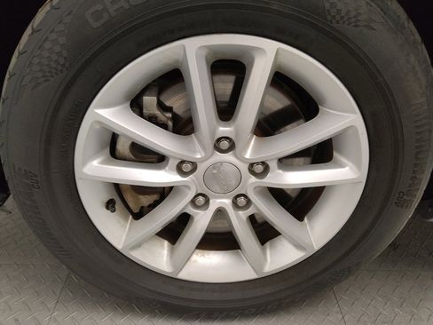 Used 2020 Dodge Grand Caravan SXT image 31