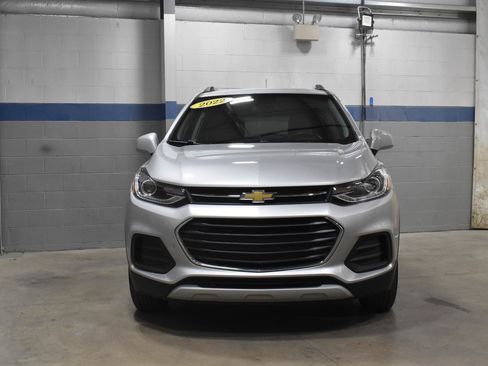 Used 2022 Chevrolet Trax LT w/ LT Convenience Package AWD/4WD image 30