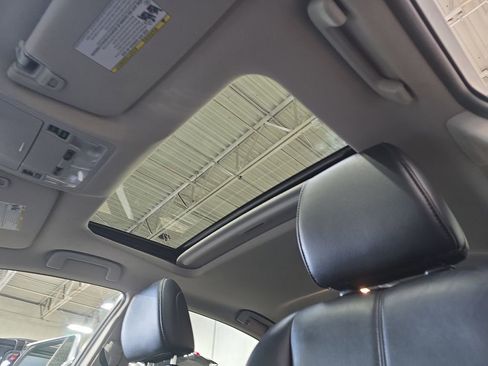 Used 2018 Toyota Avalon Touring w/ Carpet Mat Package FWD image 30