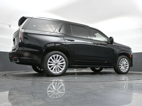 Used 2024 Cadillac Escalade Luxury AWD/4WD image 41
