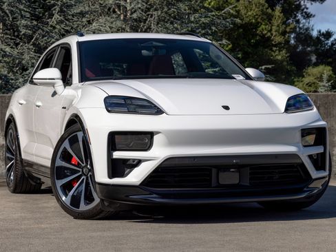 New 2025 Porsche Macan Turbo Electric AWD/4WD image 6