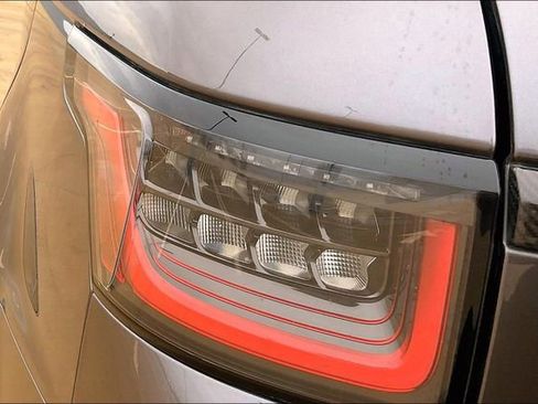 Used 2020 Land Rover Range Rover Sport SVR image 30