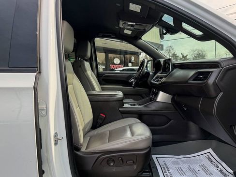 Used 2022 Chevrolet Suburban Z71 w/ Luxury Package image 15