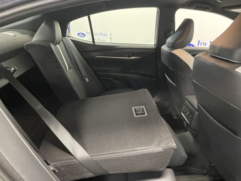 Used 2025 Toyota Camry SE image 26
