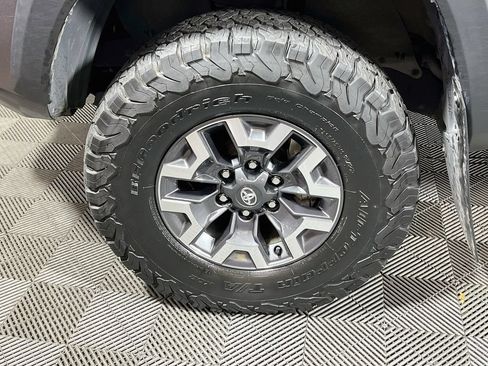 Certified 2023 Toyota Tacoma TRD Off-Road AWD/4WD image 27