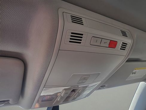 Used 2018 Volkswagen Golf Alltrack SE image 23