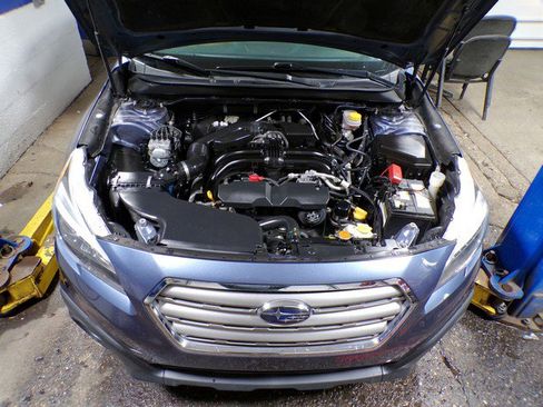 Used 2016 Subaru Outback 2.5i Premium image 18