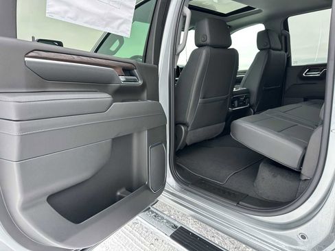 New 2026 GMC Sierra 3500 SLT w/ SLT Convenience Package image 15