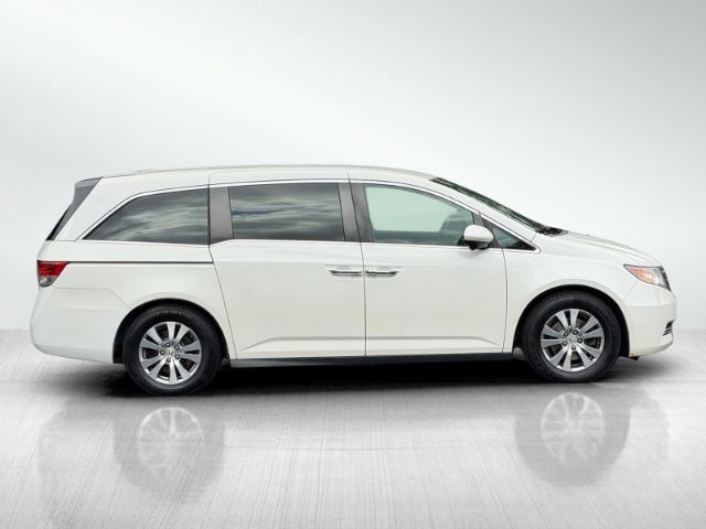 Used 2016 Honda Odyssey SE image 2
