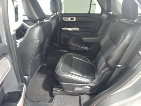Used 2024 Ford Explorer Limited AWD/4WD image 11