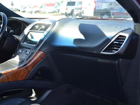 Used 2016 Lincoln MKX Reserve w/ Technology Package image 30