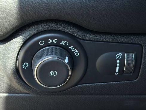 Used 2023 Dodge Durango R/T RWD image 34