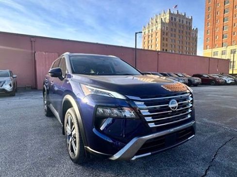 Certified 2024 Nissan Rogue SL image 3