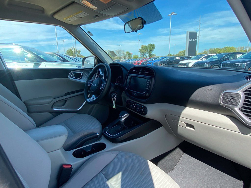 Used 2022 Kia Soul LX FWD image 25