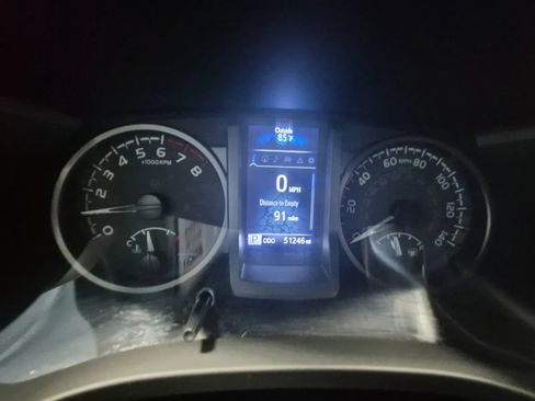Used 2021 Toyota Tacoma TRD Off-Road w/ TRD Premium Off Road Package AWD/4WD image 27