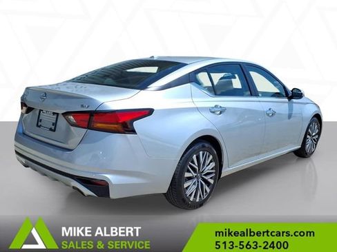 Used 2023 Nissan Altima 2.5 SV w/ SV Premium Package FWD image 7